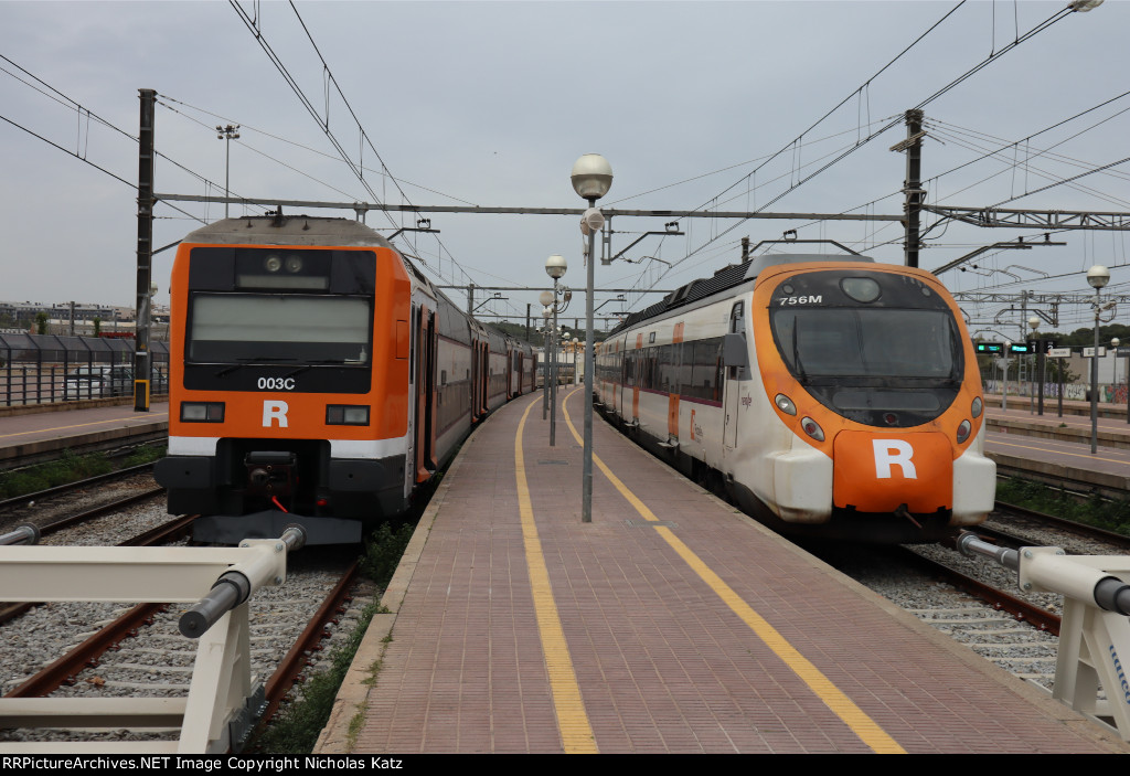 RENFE 003C & RENFE 756M